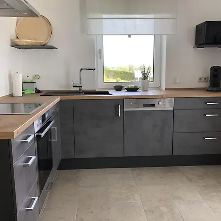 Appartement Am Kreuzberg Fuer 8 Personen Medlingen