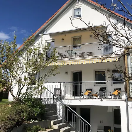 Am Kreuzberg Fuer 8 Personen Appartement